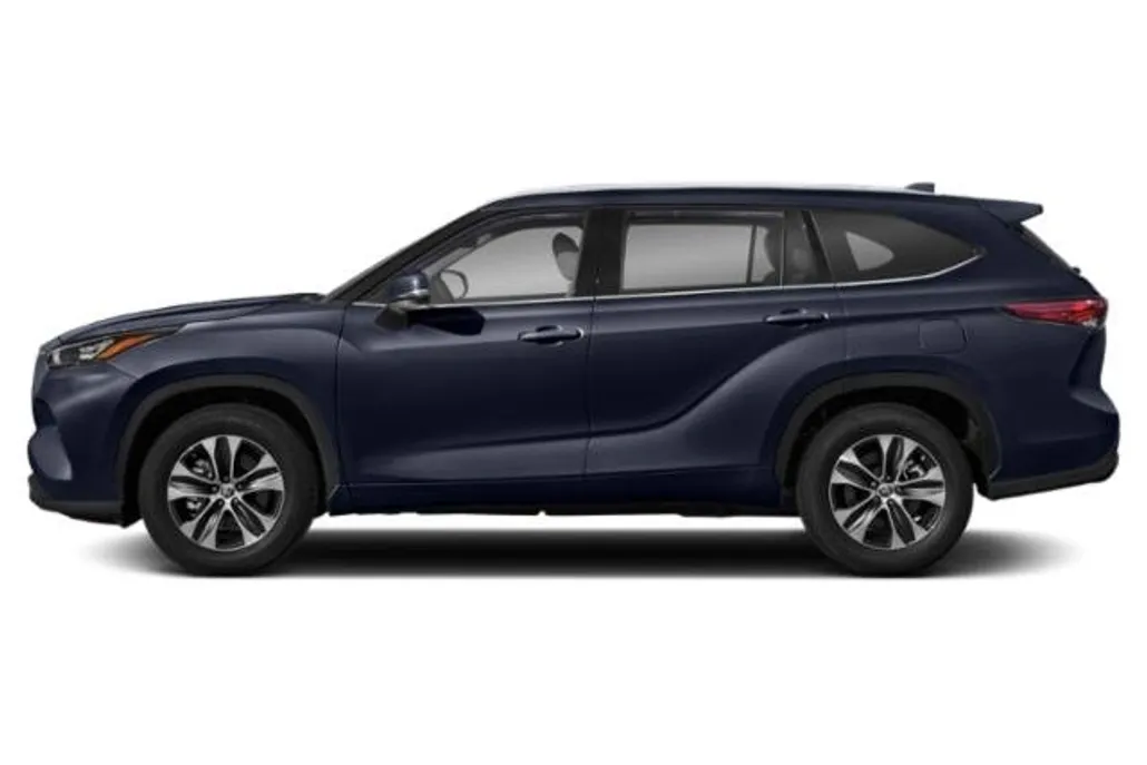 2021 Toyota Highlander XLE photo 1