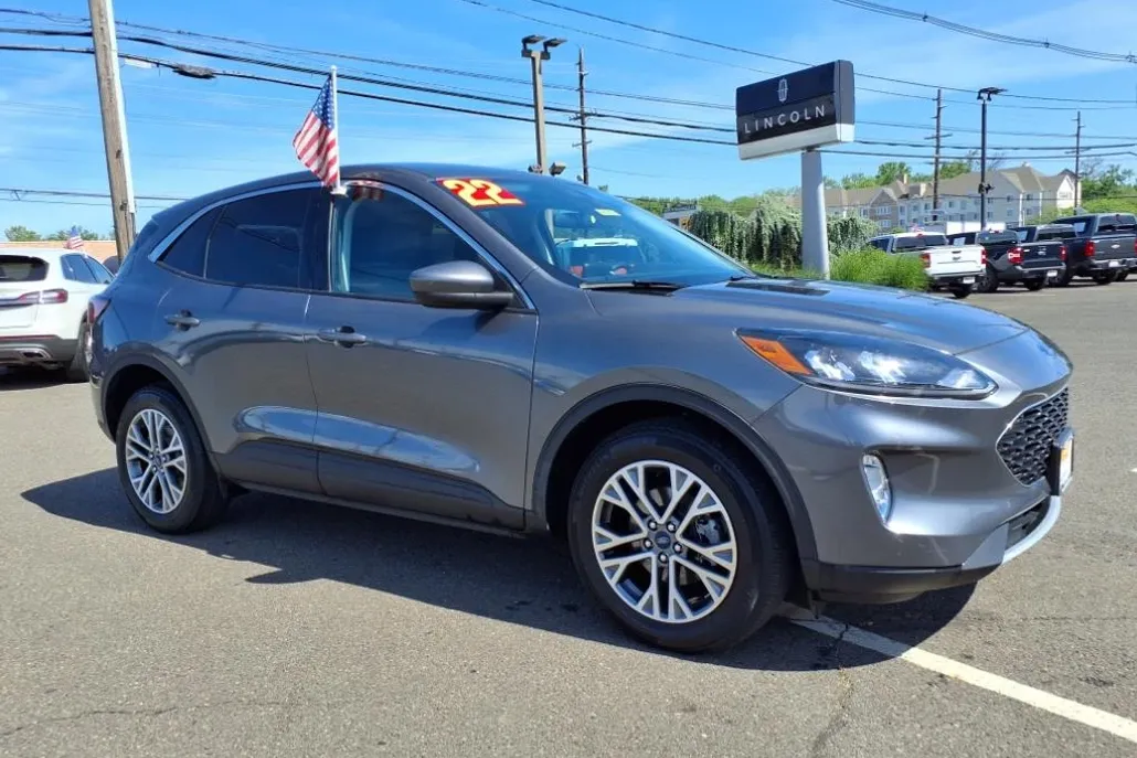 2022 Ford Escape SEL photo 1