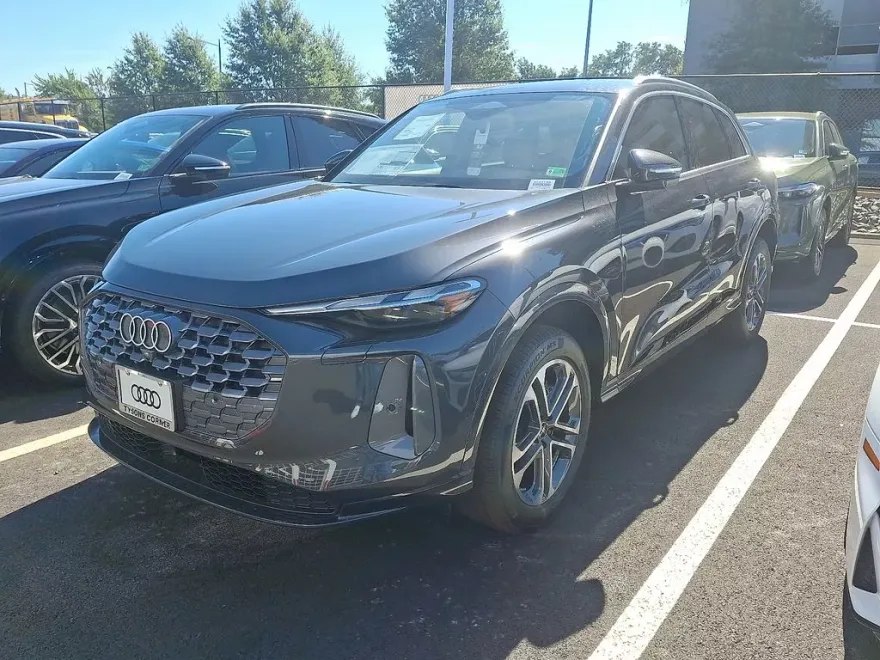 2025 Audi Q5 Premium photo 1
