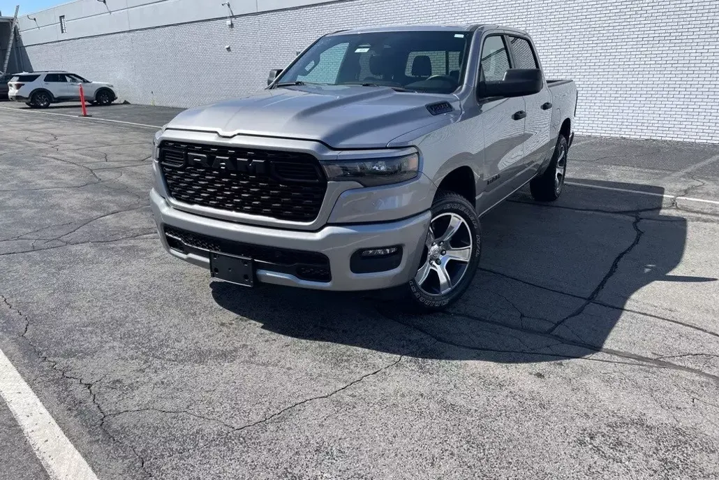 2025 Ram 1500 Tradesman photo 1