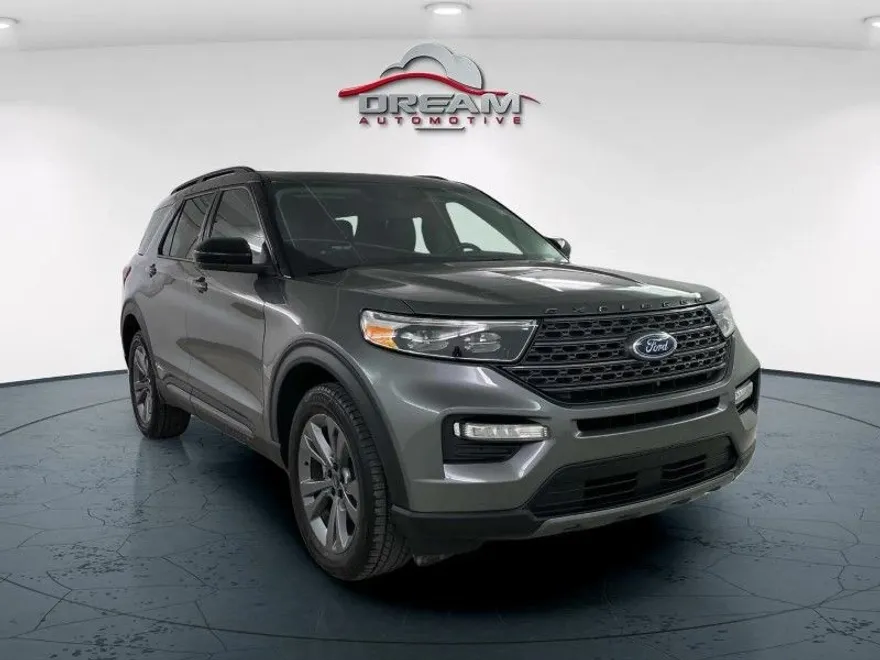 2022 Ford Explorer XLT photo 1