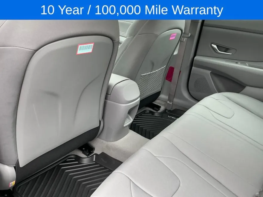 2025 Hyundai Elantra SEL Convenience photo 1