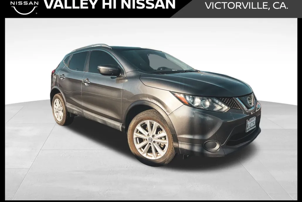 2018 Nissan Rogue SV photo 1