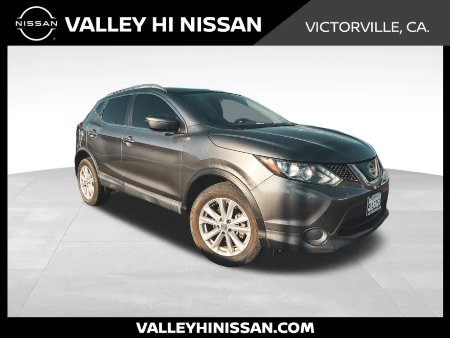 2018 Nissan Rogue SV photo 1