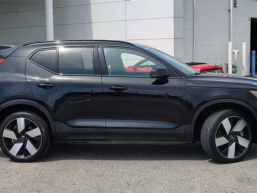 2023 Volvo XC40 Recharge Ultimate photo 1