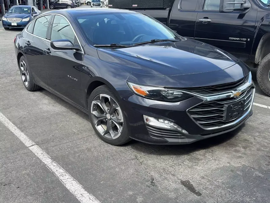 2022 Chevrolet Malibu 1LT photo 1