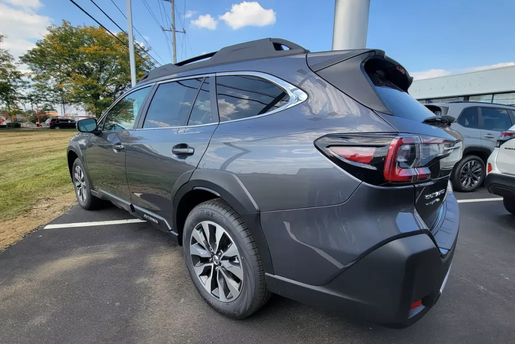 2025 Subaru Outback Limited XT photo 1
