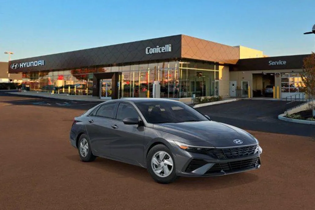 2025 Hyundai Elantra SE photo 1
