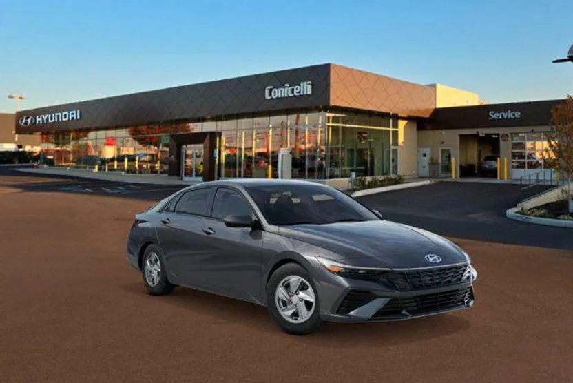 2025 Hyundai Elantra SE photo 1