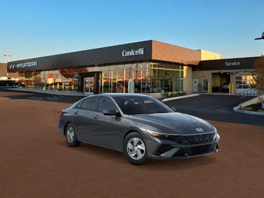 2025 Hyundai Elantra SE photo 1