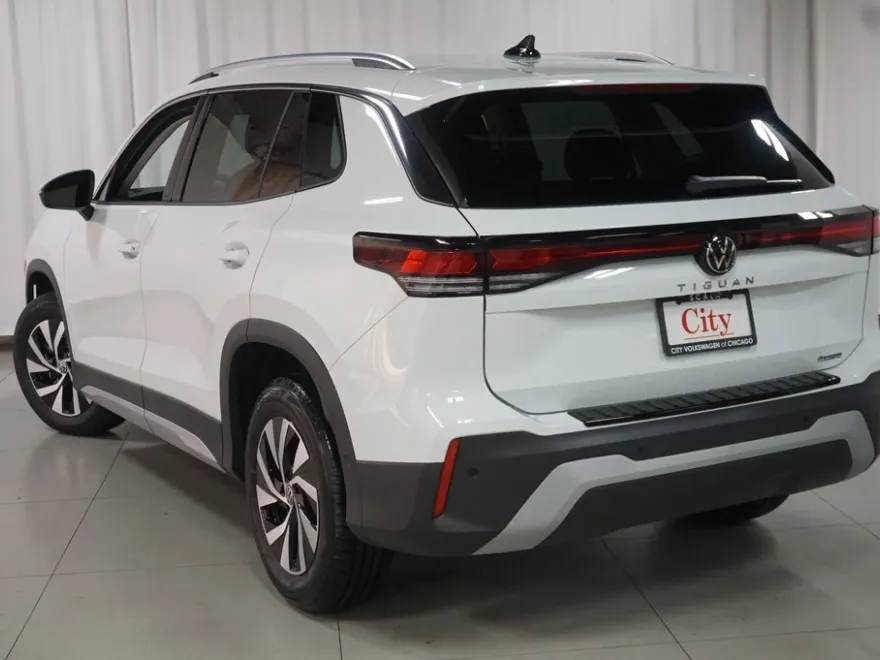 2025 Volkswagen Tiguan S photo 1