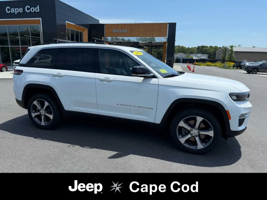 2022 Jeep Cherokee 4xe Base photo 1