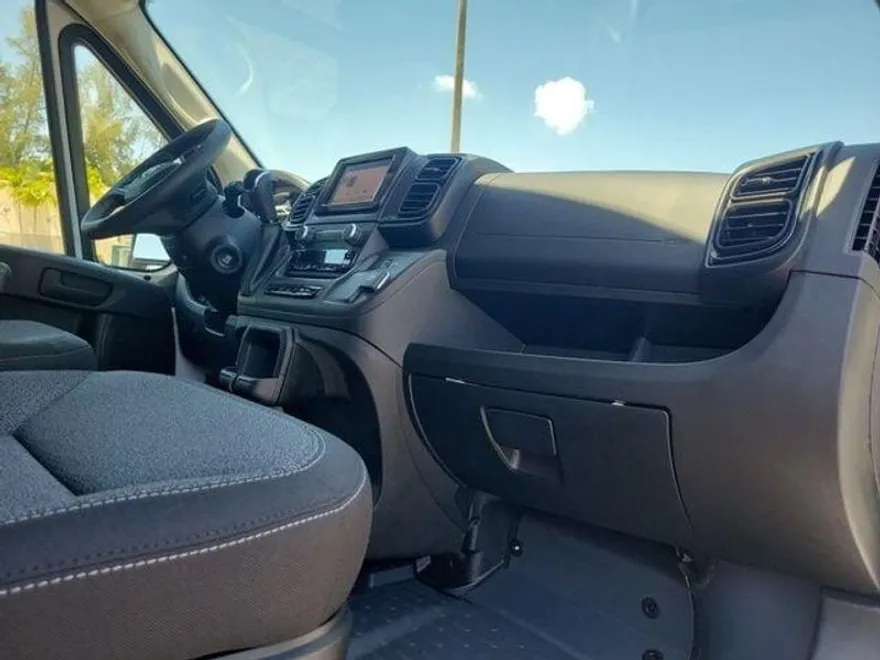 2025 Ram ProMaster 2500 photo 9