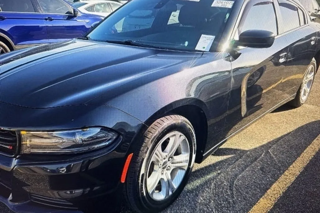 2019 Dodge Charger SXT photo 1