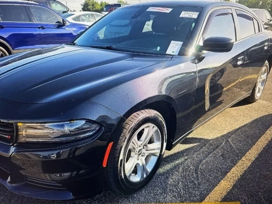 2019 Dodge Charger SXT photo 1