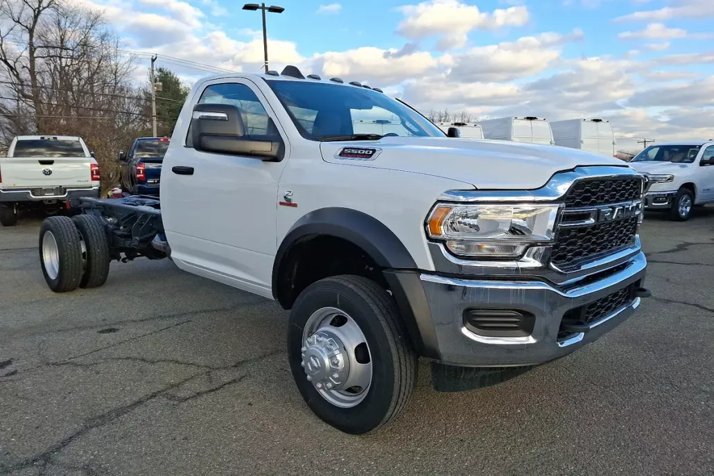 2024 Ram 5500 Tradesman SLT photo 1