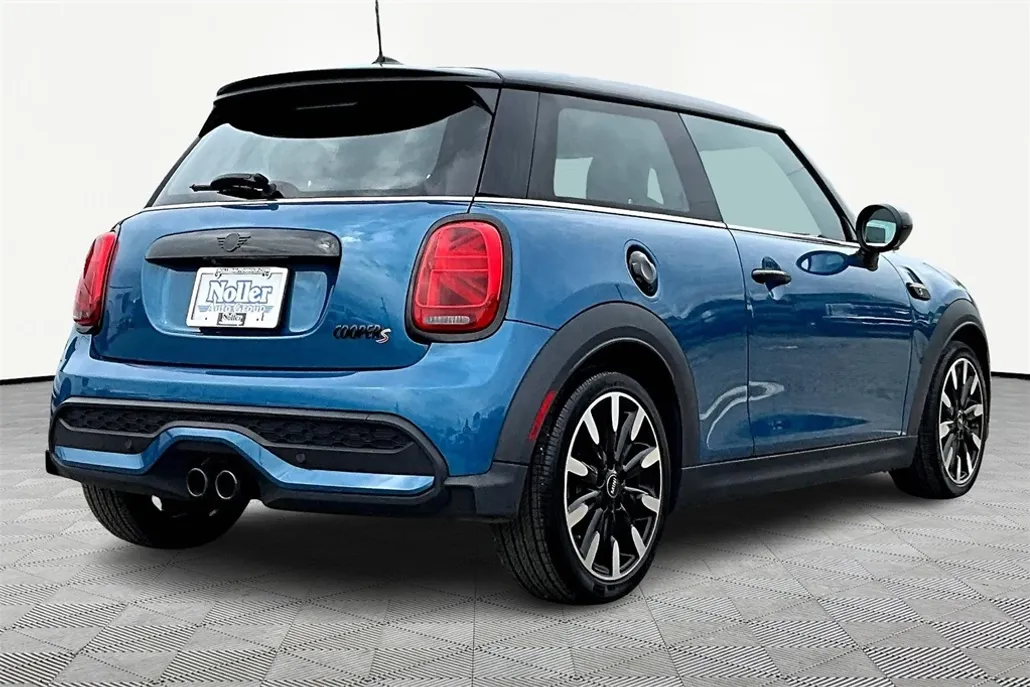 2022 Mini Cooper S Iconic photo 1
