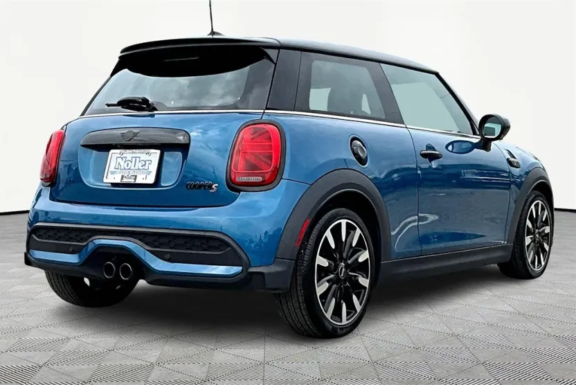 2022 Mini Cooper S Iconic photo 1