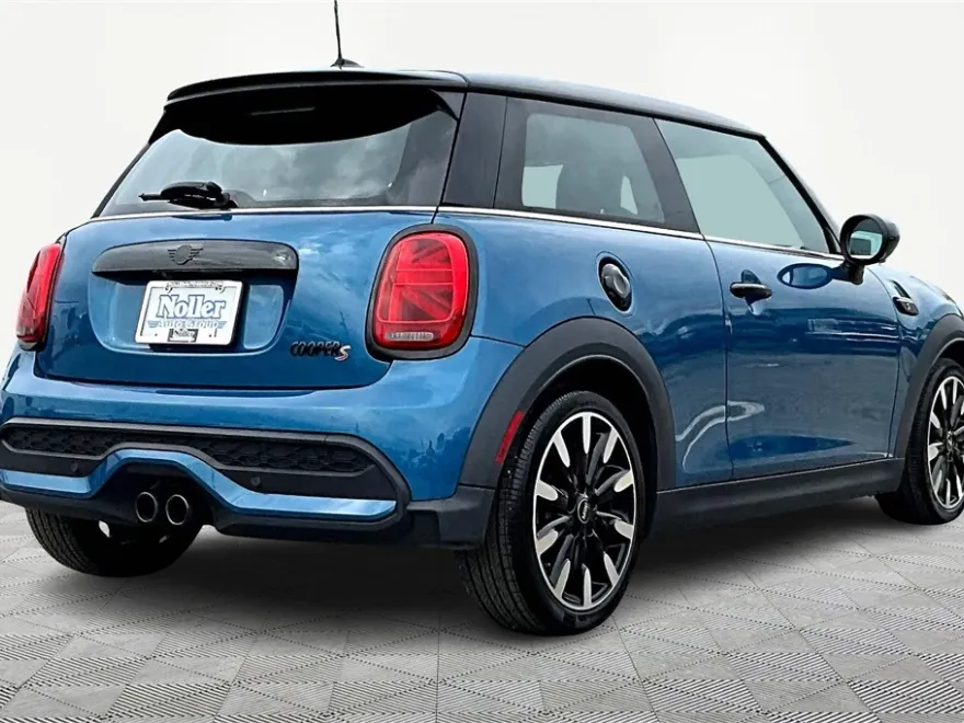 2022 Mini Cooper S Iconic photo 1