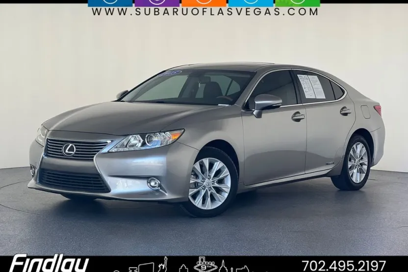2015 Lexus ES 300h photo 1