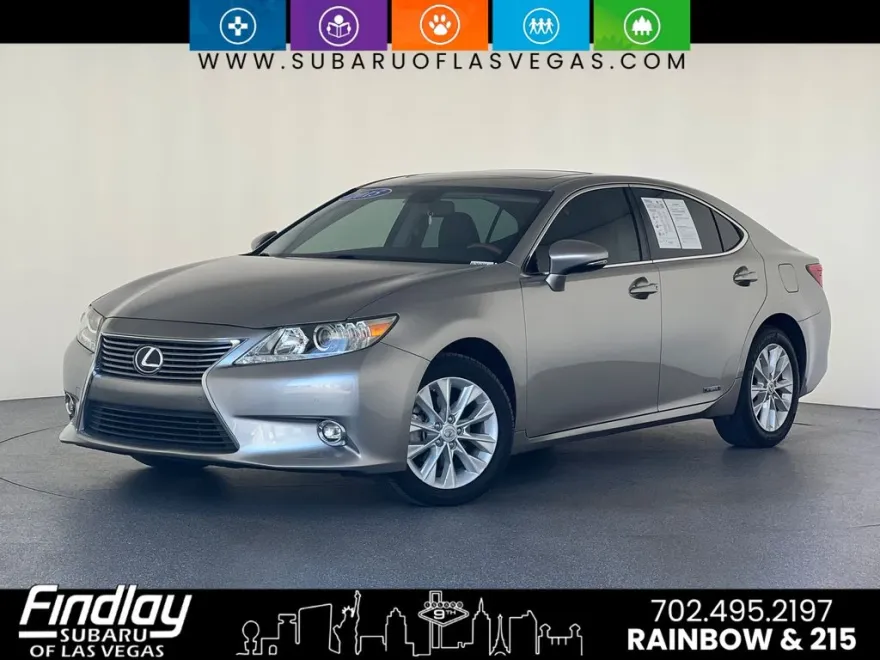 2015 Lexus ES 300h photo 1