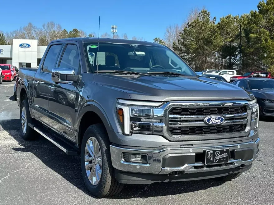 2025 Ford F-150 Lariat photo 1