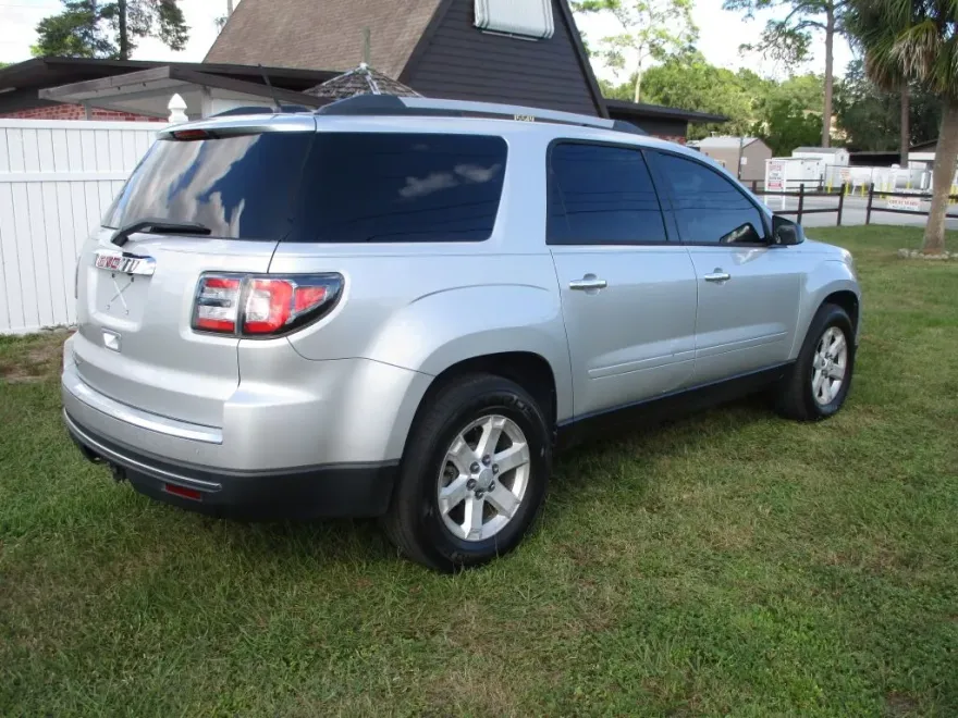 2016 Gmc Acadia SLE photo 1