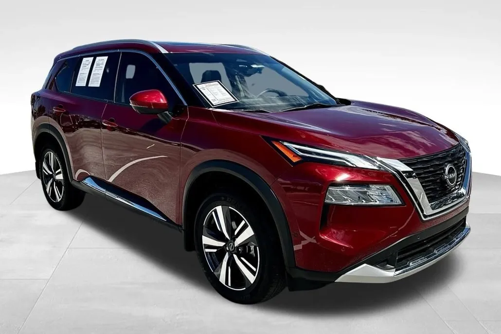 2023 Nissan Rogue Platinum photo 1