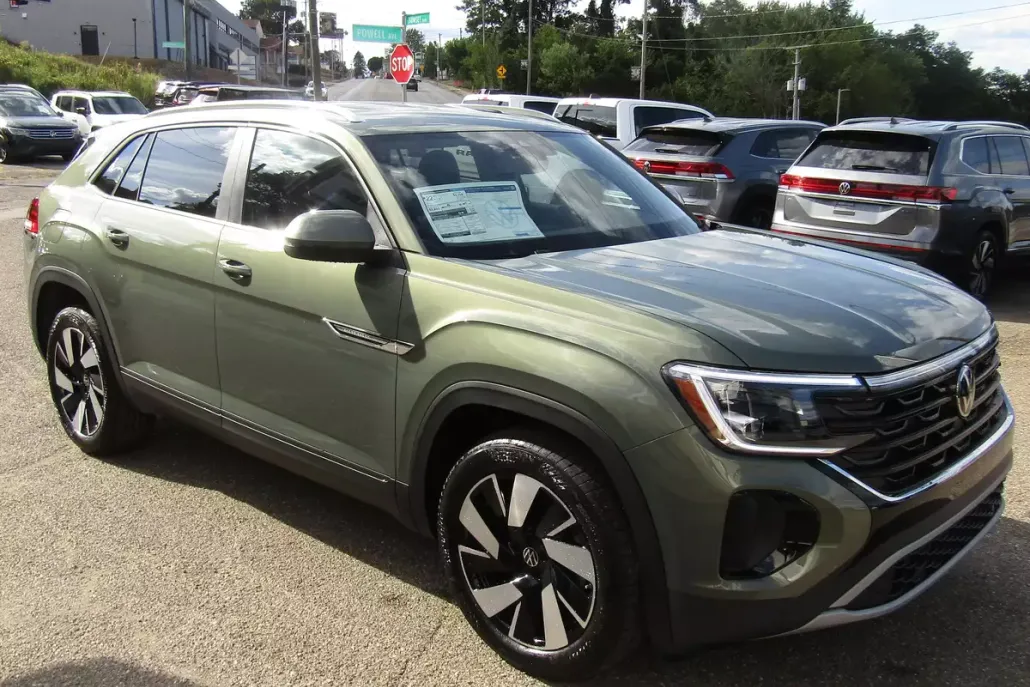 2026 Volkswagen Atlas Cross Sport SE Technology photo 1