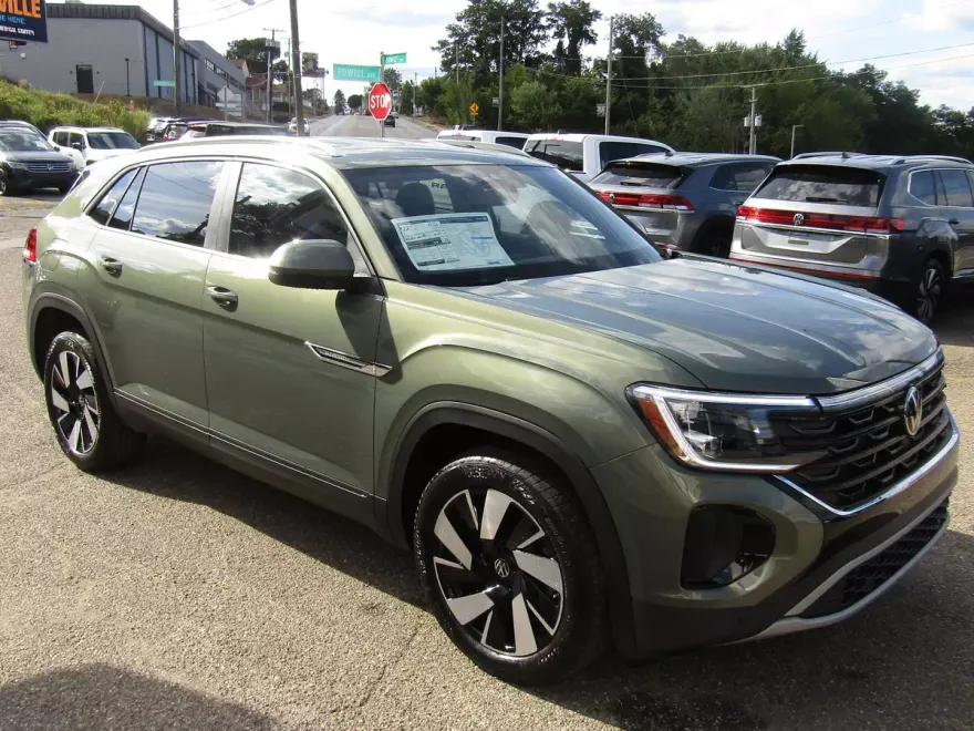 2026 Volkswagen Atlas Cross Sport SE Technology photo 1