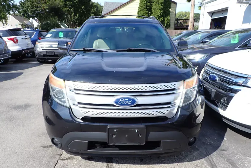 2012 Ford Explorer XLT photo 1