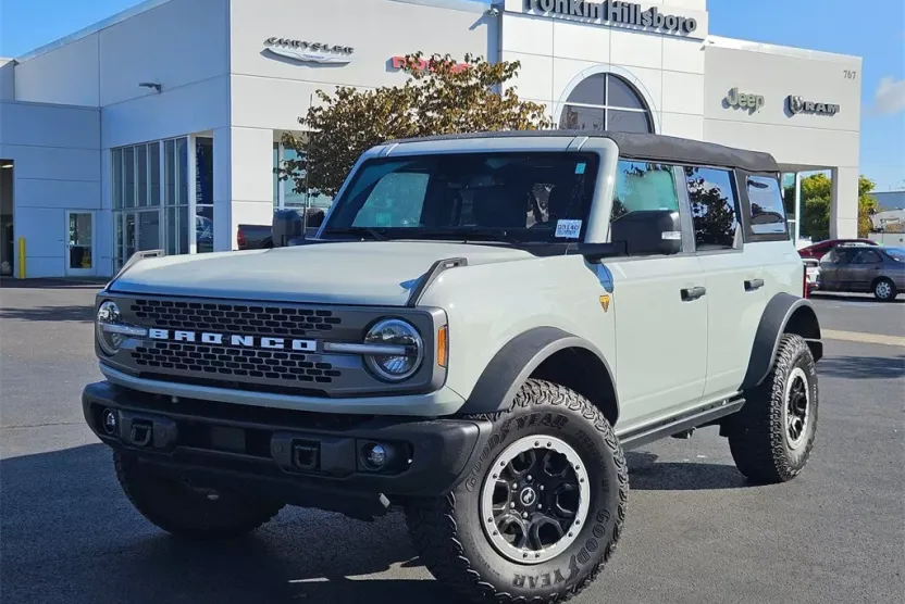 2023 Ford Bronco Badlands photo 1