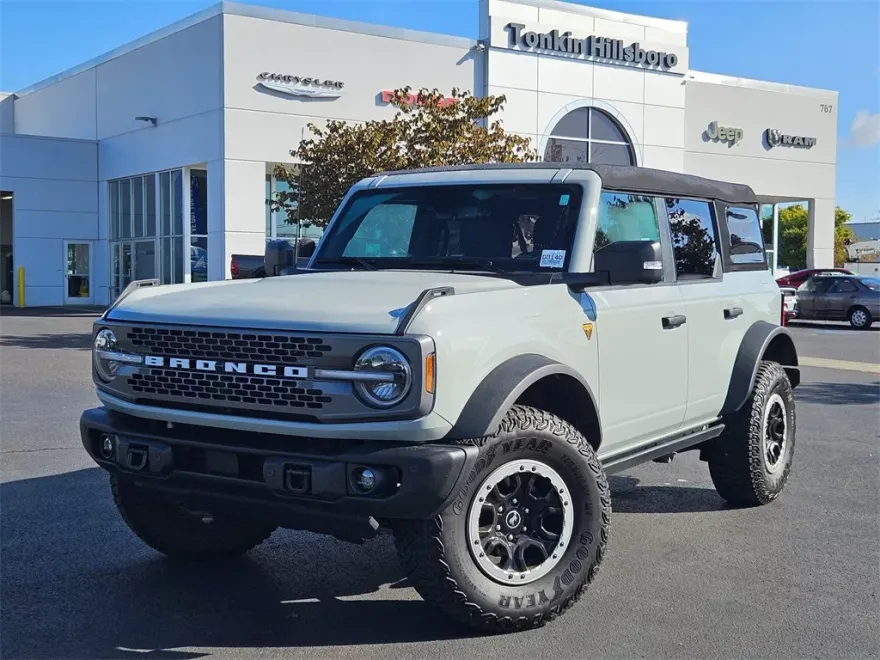2023 Ford Bronco Badlands photo 1