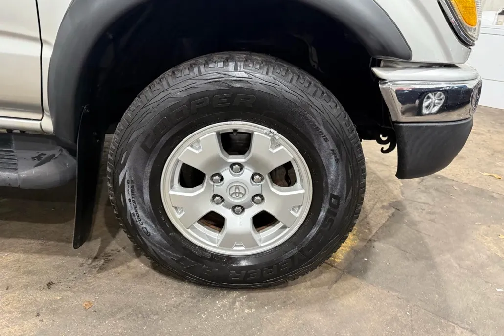 2002 Toyota Tacoma V6 photo 1