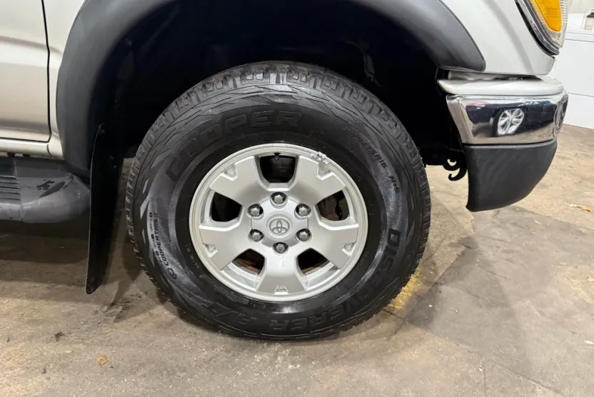 2002 Toyota Tacoma V6 photo 1