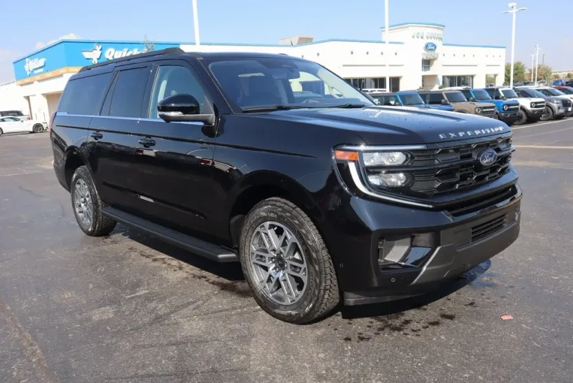 2025 Ford Expedition MAX photo 1