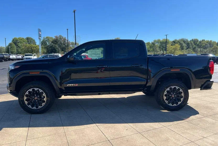 2026 Gmc Canyon AT4 photo 1