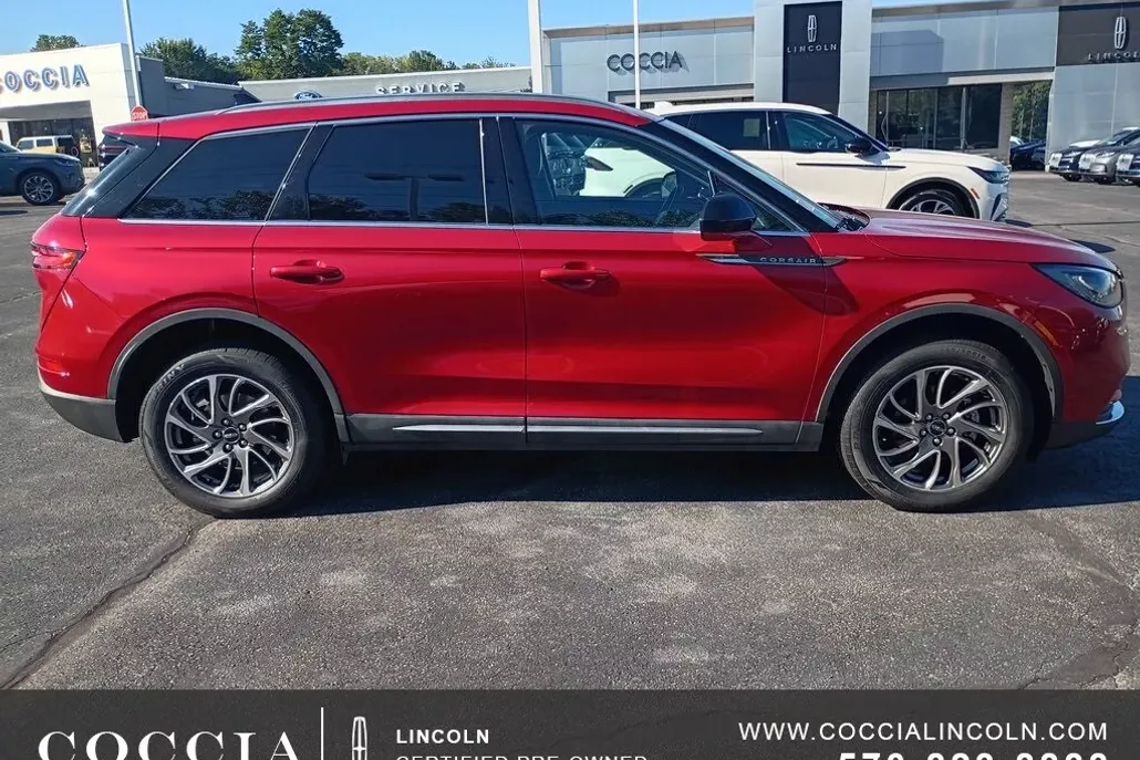2022 Lincoln Corsair Standard photo 1