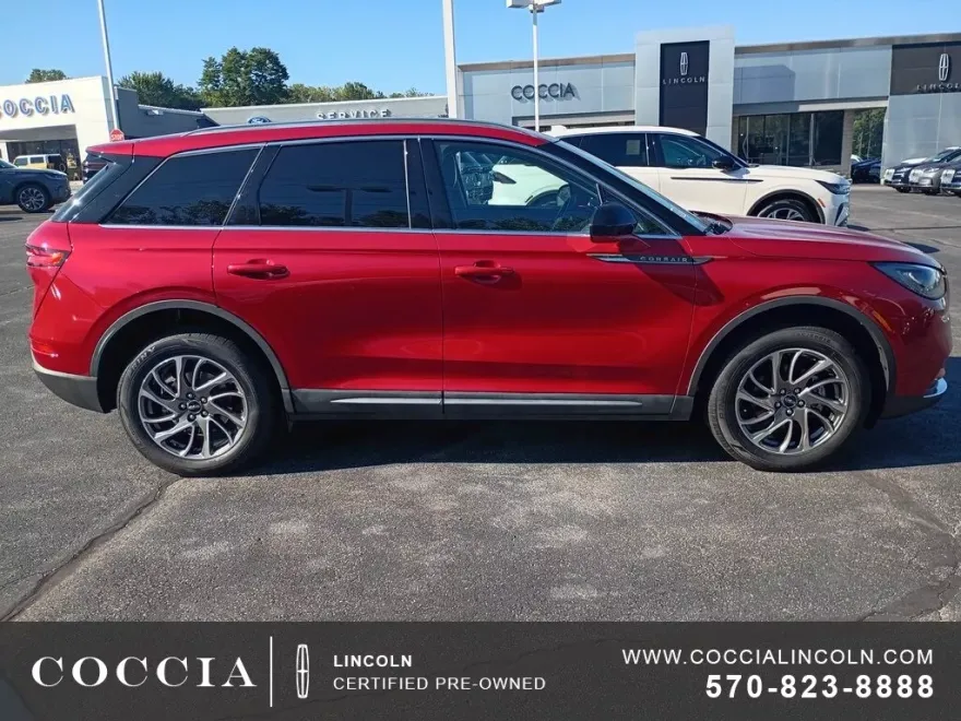2022 Lincoln Corsair Standard photo 1