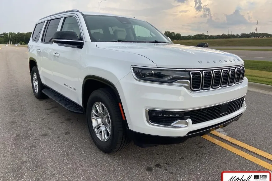 2024 Jeep Wagoneer Base photo 1