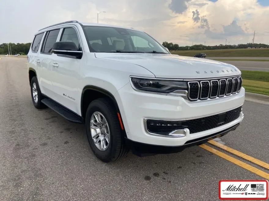2024 Jeep Wagoneer Base photo 1