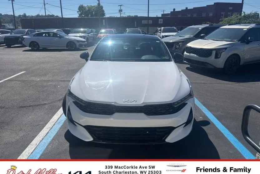 2024 Kia K5 GT photo 1