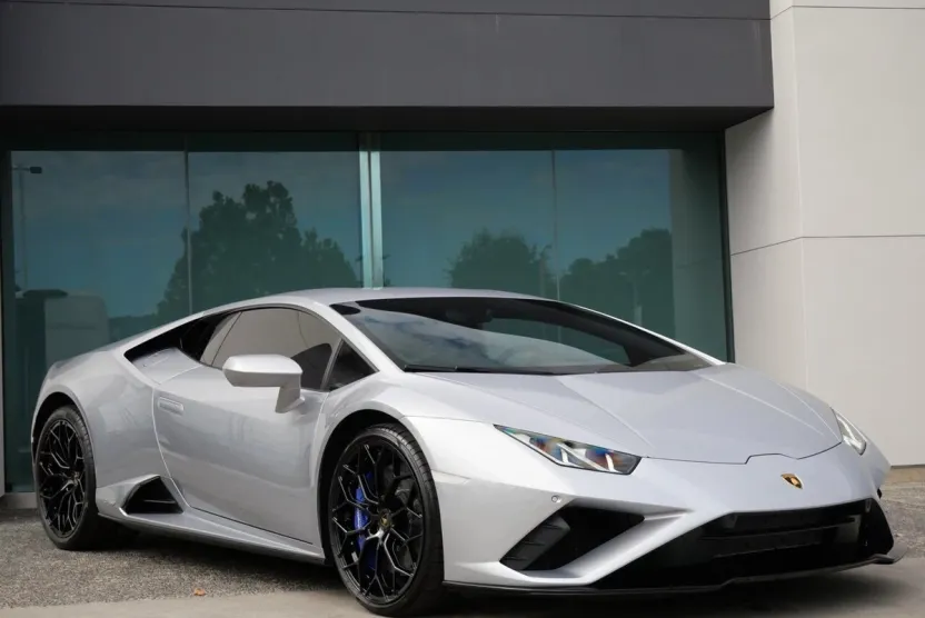 2023 Lamborghini Huracan Evo Coupe photo 1