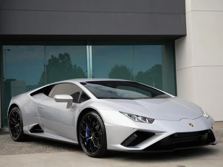 2023 Lamborghini Huracan Evo Coupe photo 1