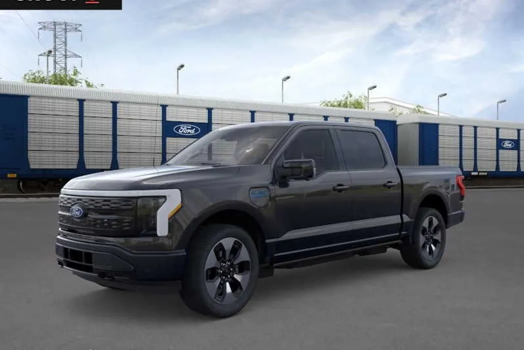 2025 Ford F-150 Lightning Platinum photo 1