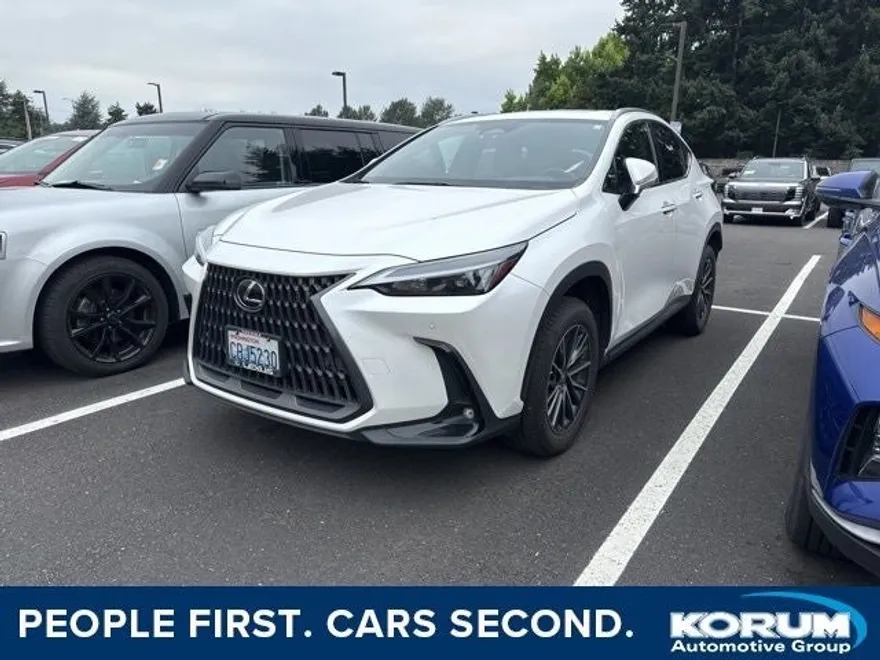 2022 Lexus NX 350h Premium photo 1