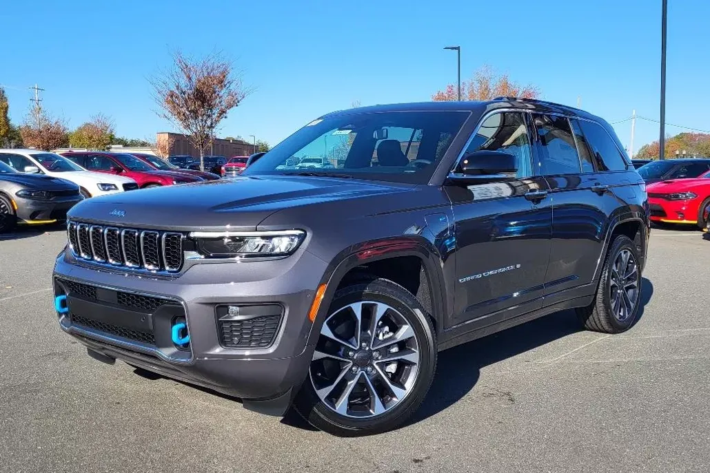2024 Jeep Cherokee Overland photo 1