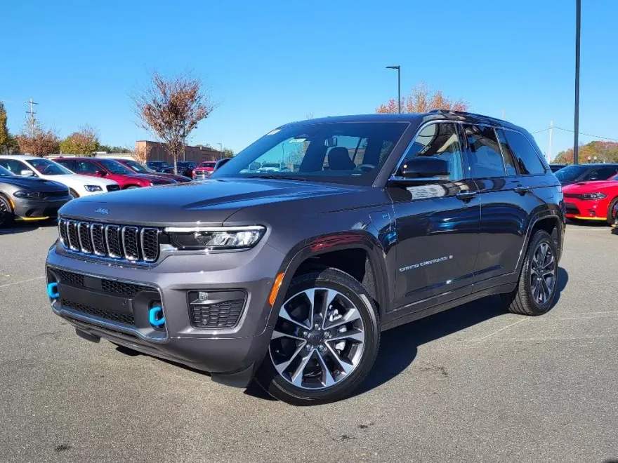 2024 Jeep Cherokee Overland photo 1