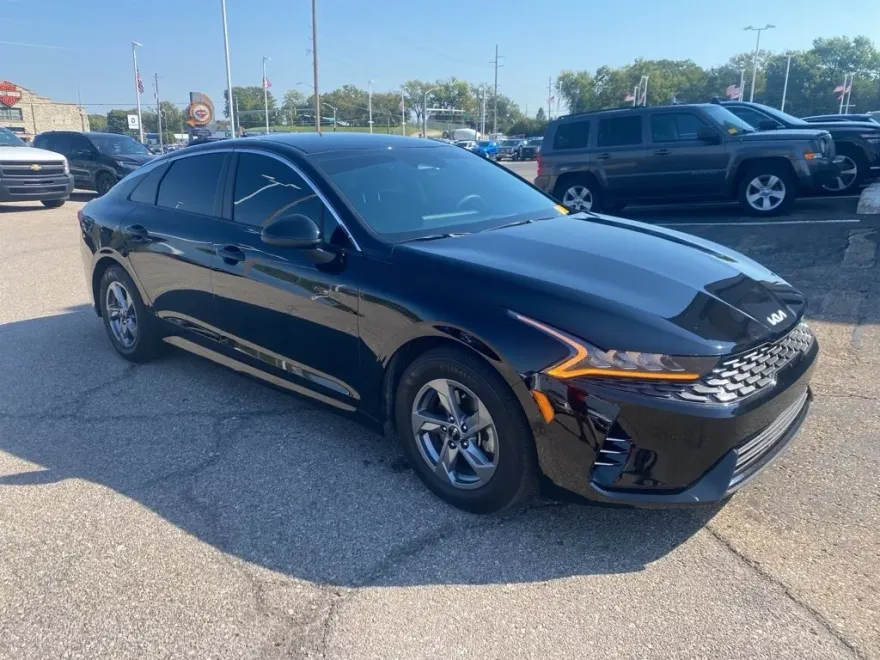 2023 Kia K5 LXS photo 1
