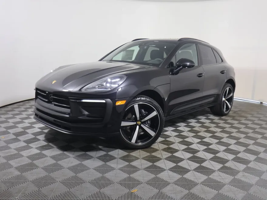 2025 Porsche Macan T photo 1
